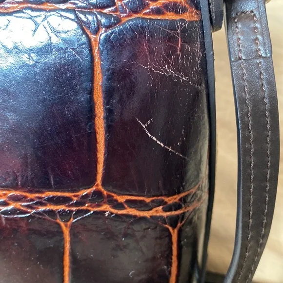 Dooney and Bourke brown crossbody bag - Picture 4 of 10